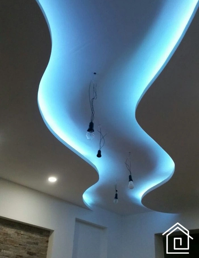 سقف کاذب با نور مخفی در پذیرایی مدرن