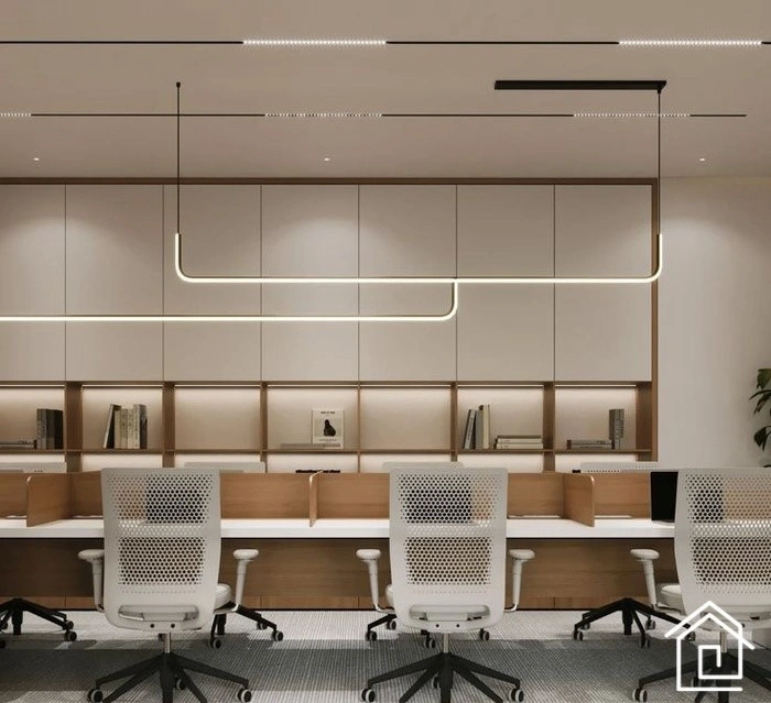 طراحی دفترکار مدرن و دفتر کار شیک با صندلی های ارگونومیک و پارتیشن شیشه ای